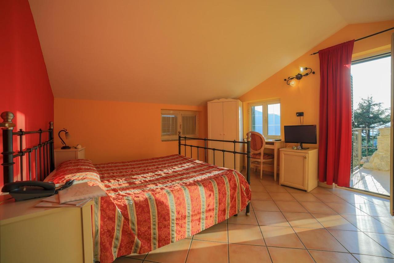 Villa Al Rifugio กาวา เด ตีร์เรนี ภายนอก รูปภาพ